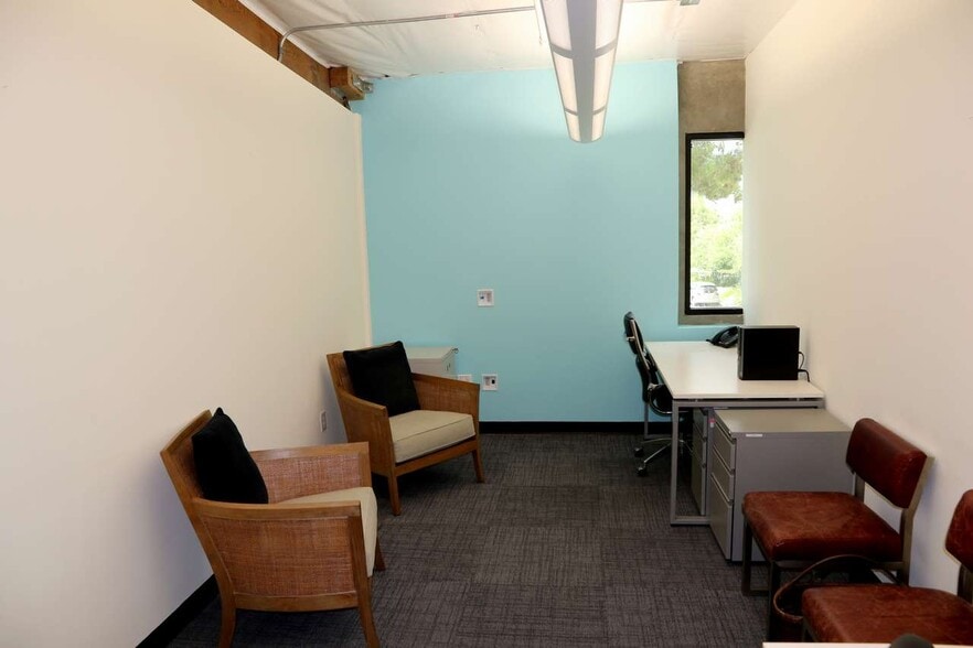 More Photos Of 3975 Landmark St, Culver City Warehouse For Lease