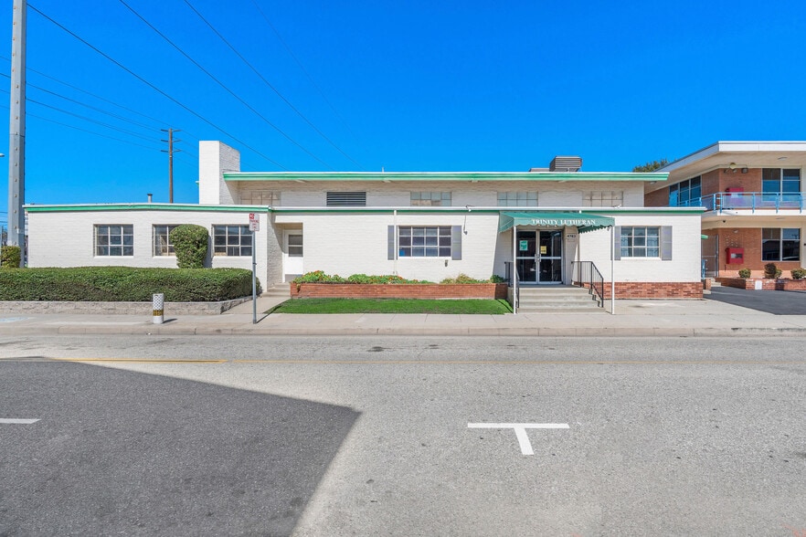 More Photos Of 4755 130th st, Hawthorne Schools For Lease