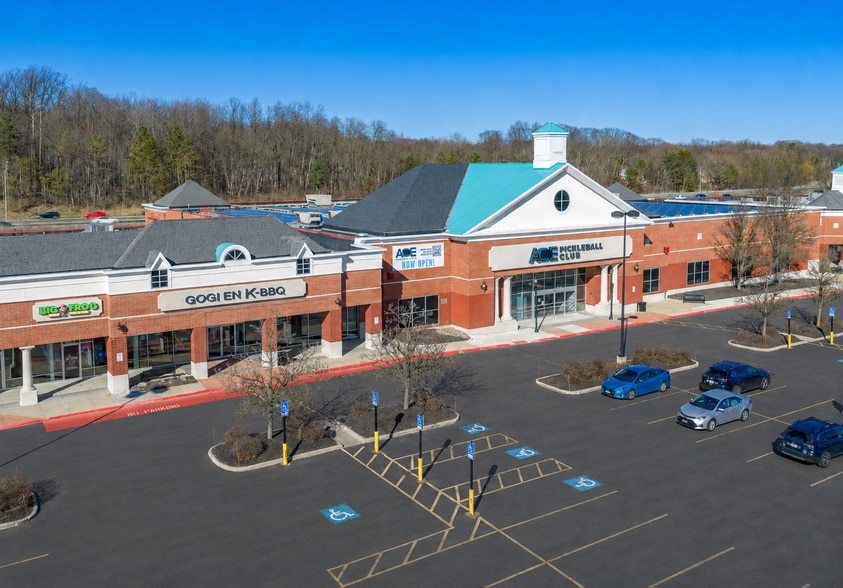 More Photos Of 6025 Kruse Dr, Solon Storefront For Sale