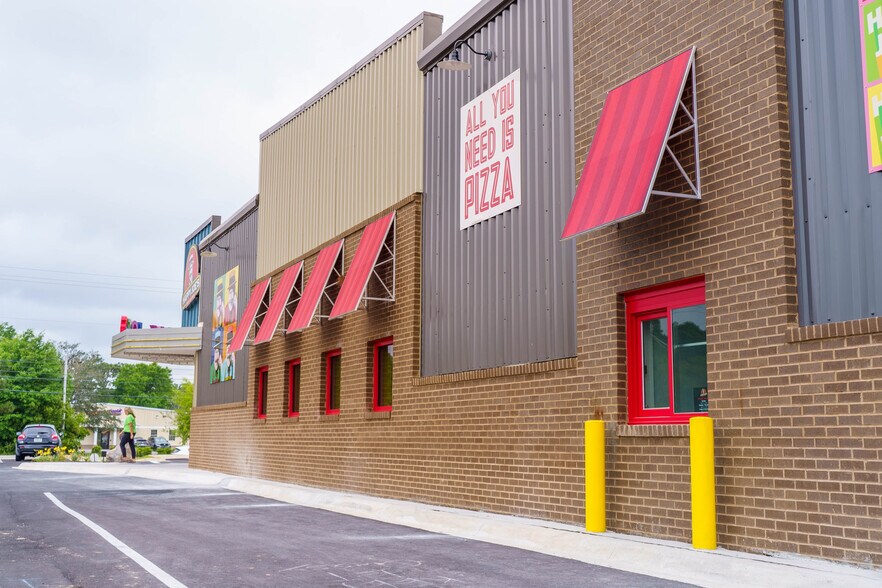 More Photos Of 2502 Highway 87, Navarre Specialty For Sale