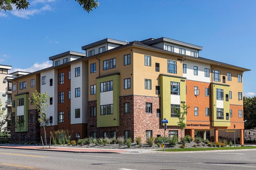 More Photos Of 125 Dundas Rd, Kelowna Apartments For Sale