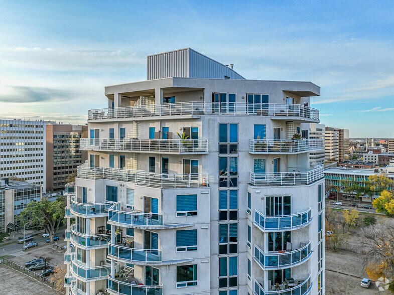 More Photos Of 10504 99th Ave NW, Edmonton Apartments For Sale