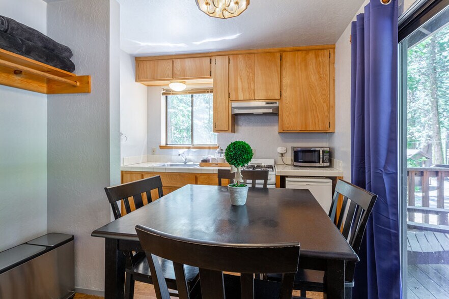 More Photos Of 500 Dodge Ridge Rd, Pinecrest Hotel For Sale