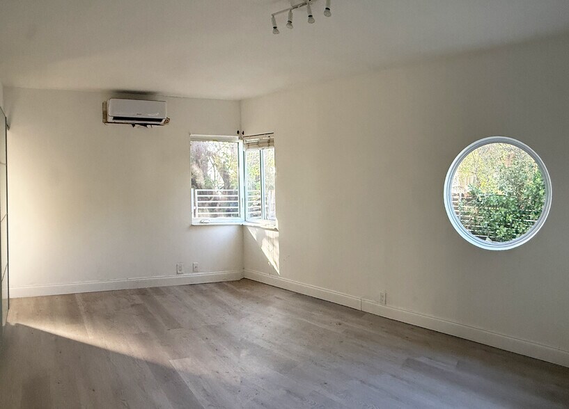 More Photos Of 648 NE 80th St, Miami Apartments For Sale