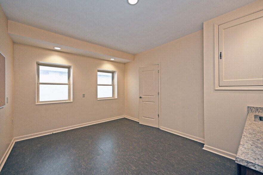 More Photos Of 19 E 8th St, Cincinnati Office For Sale