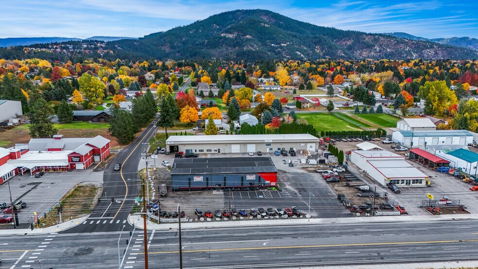 More Photos Of 7168 N Government Way, Dalton Gardens Warehouse For Sale