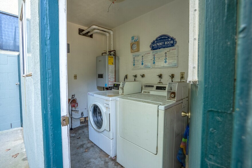 More Photos Of 1635-1639 Seal Way, Seal Beach Apartments For Sale