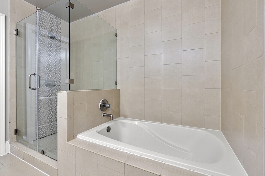 More Photos Of 5927 Almeda Rd, Houston Apartments For Lease