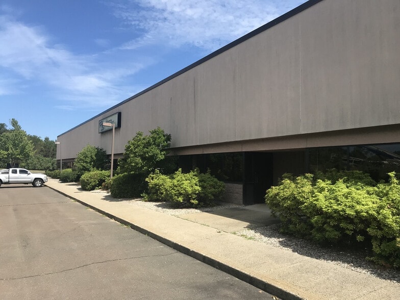 More Photos Of 250 Nutmeg Rd S, South Windsor Warehouse For Sale
