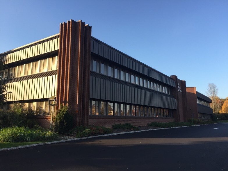 More Photos Of 65 Mountain Blvd, Warren Medical For Sale