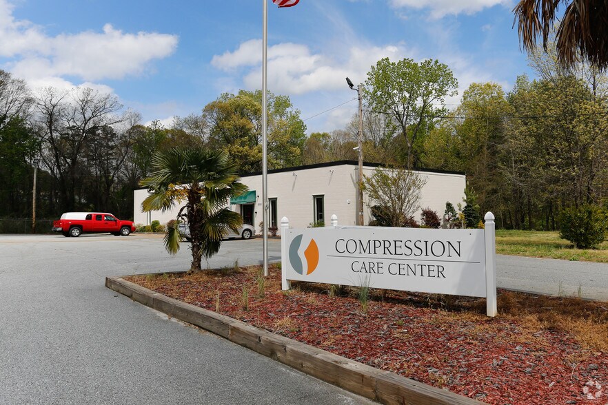 Primary Photo Of 2232 Plastics Dr, Gastonia Light Distribution For Sale