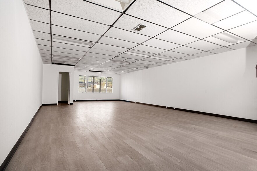 More Photos Of 4650 Border Village Rd, San Ysidro Office For Lease