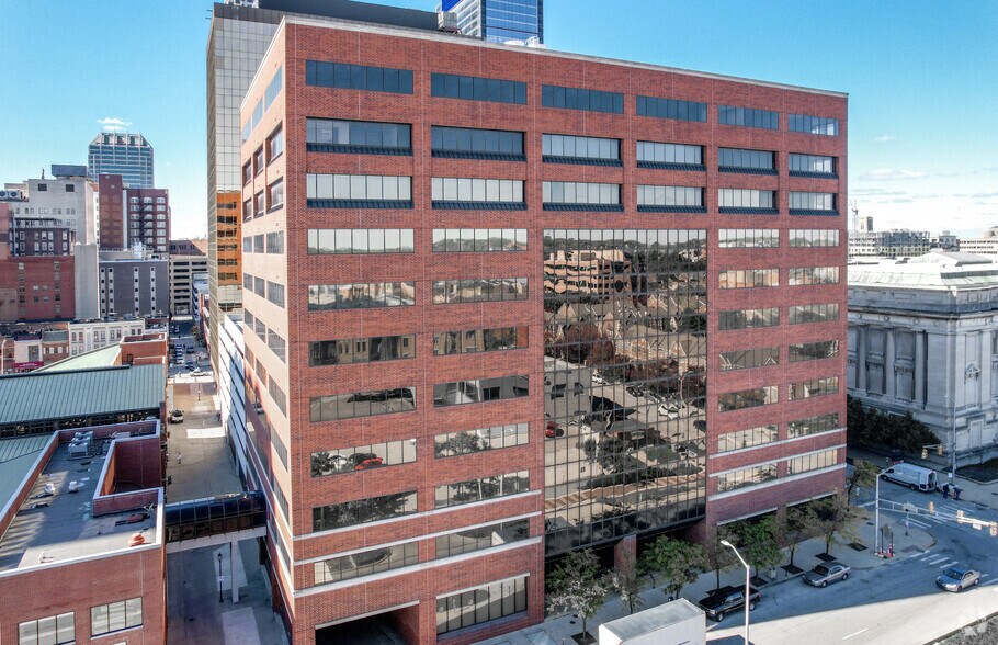 More Photos Of 251 E Ohio St, Indianapolis Office For Lease