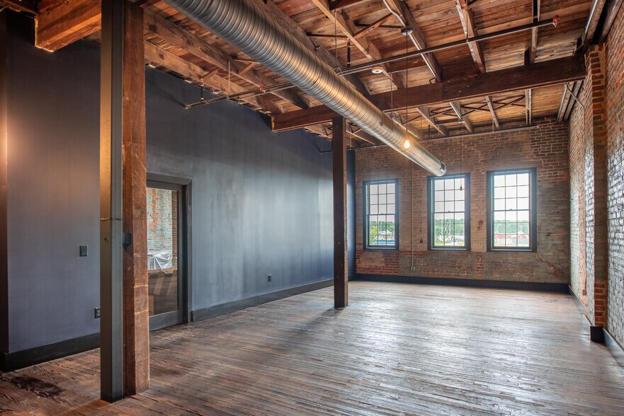 More Photos Of 225 Mason Ave, Cape Charles Storefront For Sale