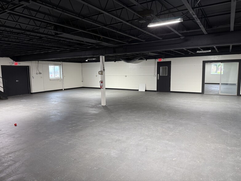 More Photos Of 6060 Executive Blvd, Huber Heights Light Manufacturing For Lease