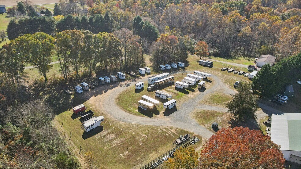 More Photos Of 9932 Seminole Trl, Ruckersville Auto Dealership For Sale