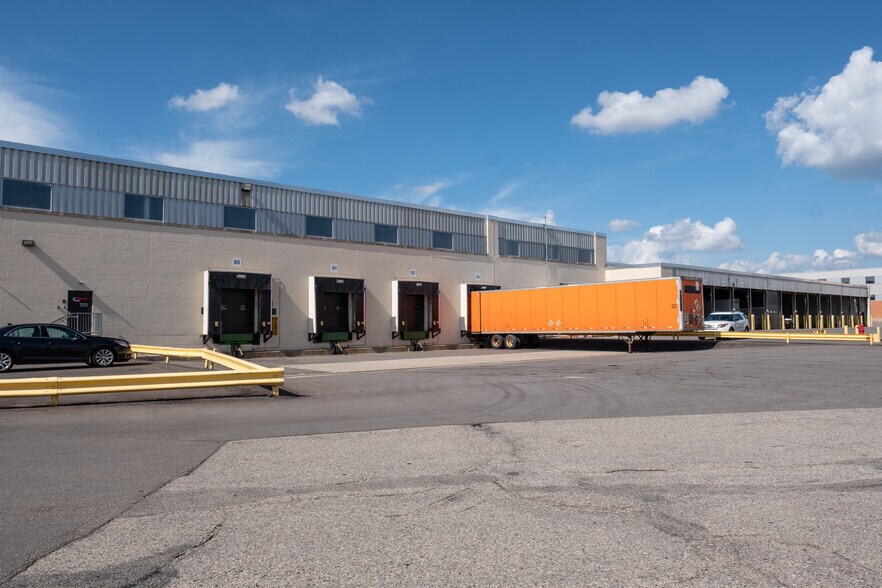 More Photos Of 1120 36th St SE, Grand Rapids Distribution For Lease
