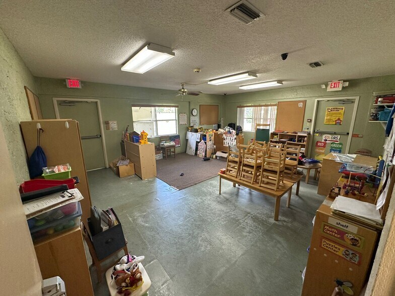 More Photos Of 90 S Doverplum Ave, Kissimmee Schools For Lease