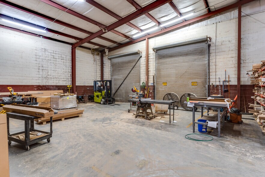 More Photos Of 520 Lovers Lane Rd, Calhoun Warehouse For Sale