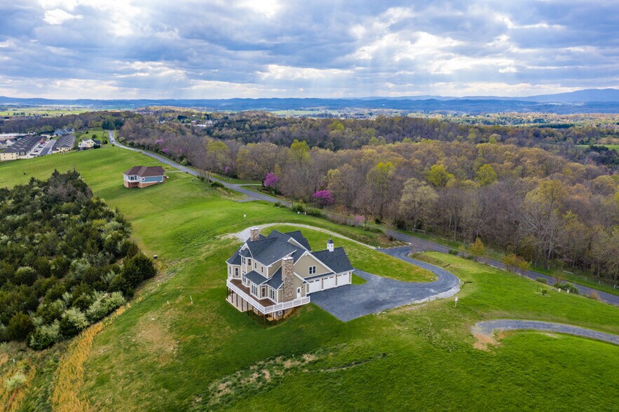More Photos Of 243 Barrenridge rd, Staunton Specialty For Sale