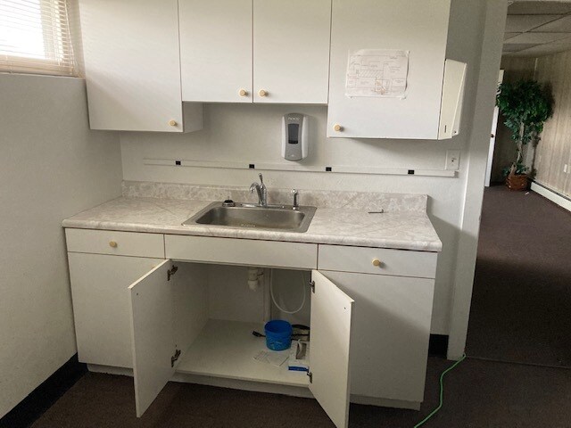 More Photos Of 908 Walnut St, Roaring Spring Office For Lease