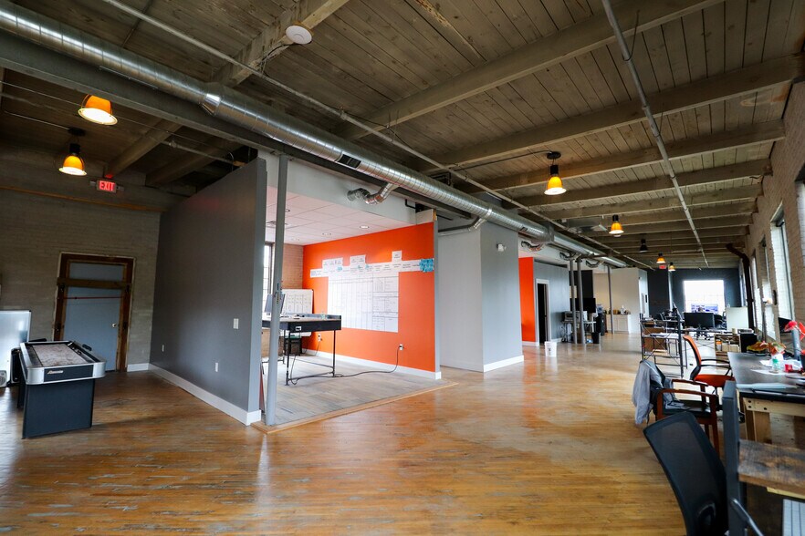 More Photos Of 1739 Elizabeth Ave NW, Grand Rapids Flex For Sale