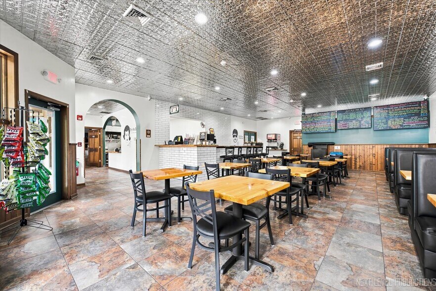 More Photos Of 227 W Wilson St, Batavia Restaurant For Sale