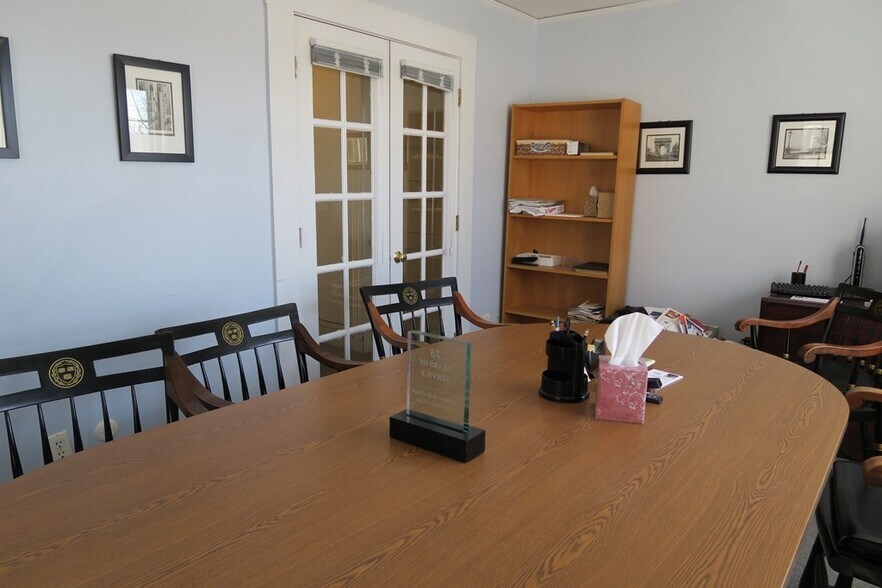 More Photos Of 356 Boston Post Rd, Sudbury Office For Sale