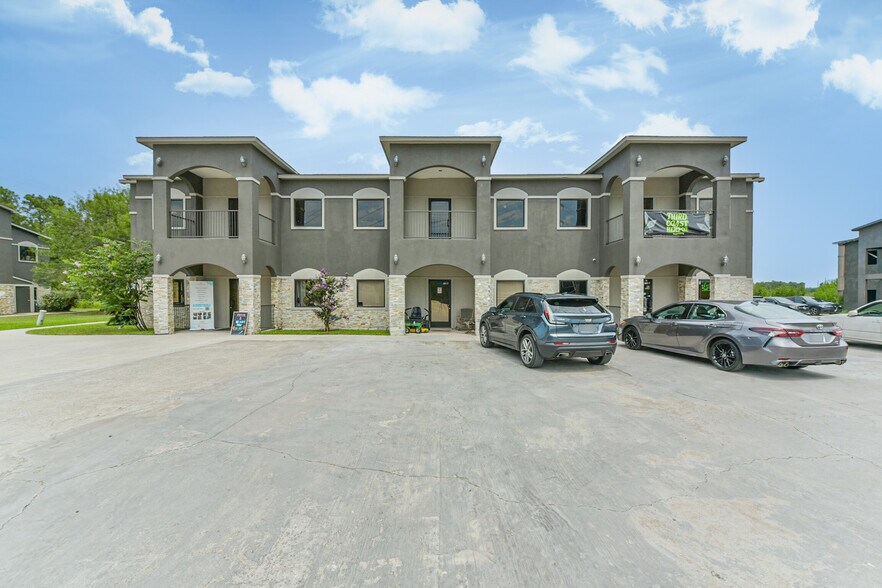 More Photos Of 20550 Townsen Blvd, Humble Loft Creative Space For Sale