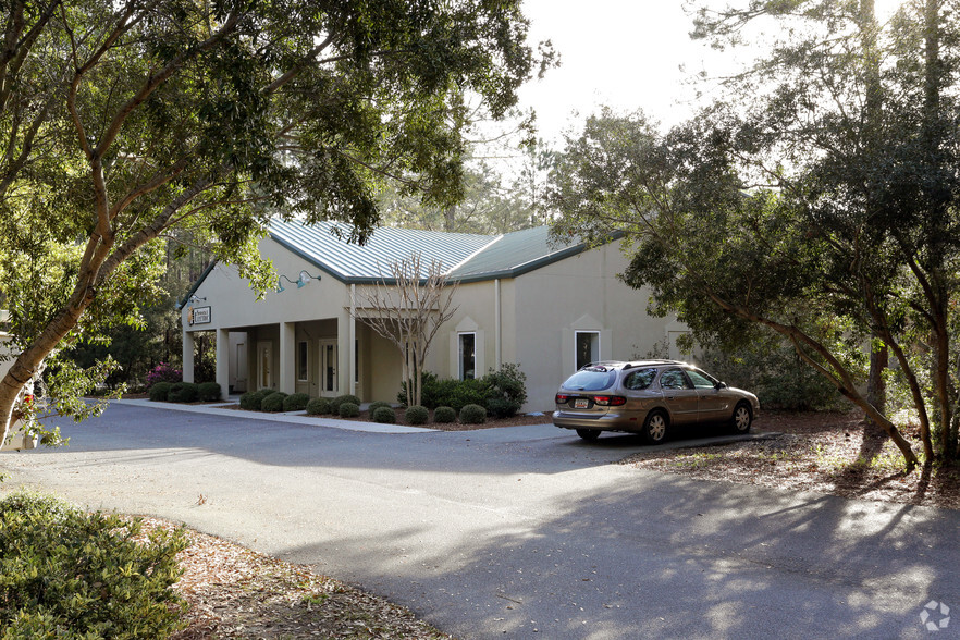 Primary Photo Of 3 Lost Hollow Ln, Bluffton Showroom For Lease