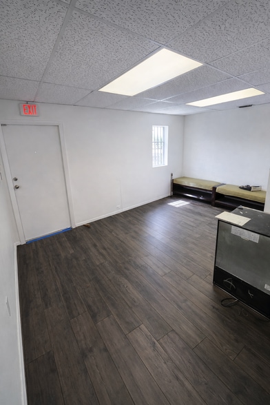 More Photos Of 8085 NW 98th St, Hialeah Warehouse For Sale