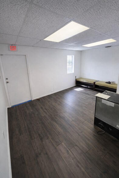 More Photos Of 8085 NW 98th St, Hialeah Warehouse For Sale