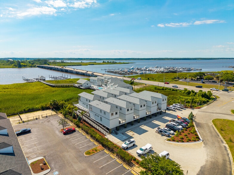 More Photos Of 114 Church st, Georgetown Hotel For Sale