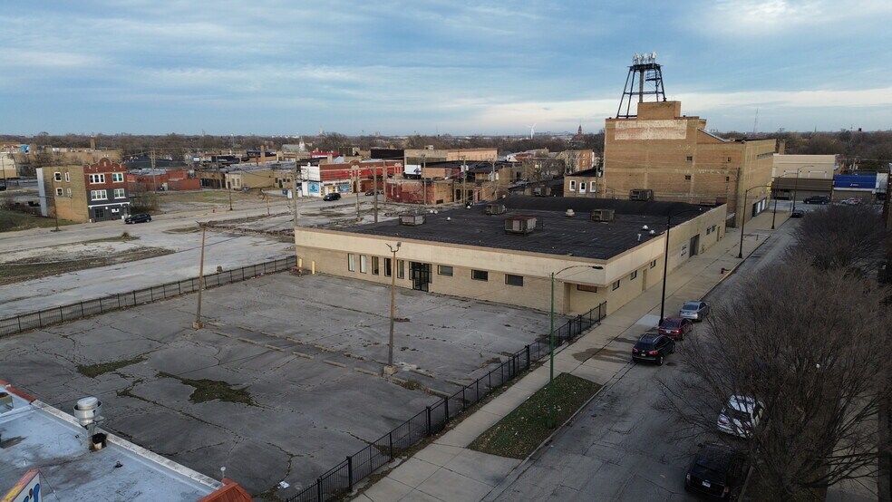 More Photos Of 28 E 112th Pl, Chicago Freestanding For Sale