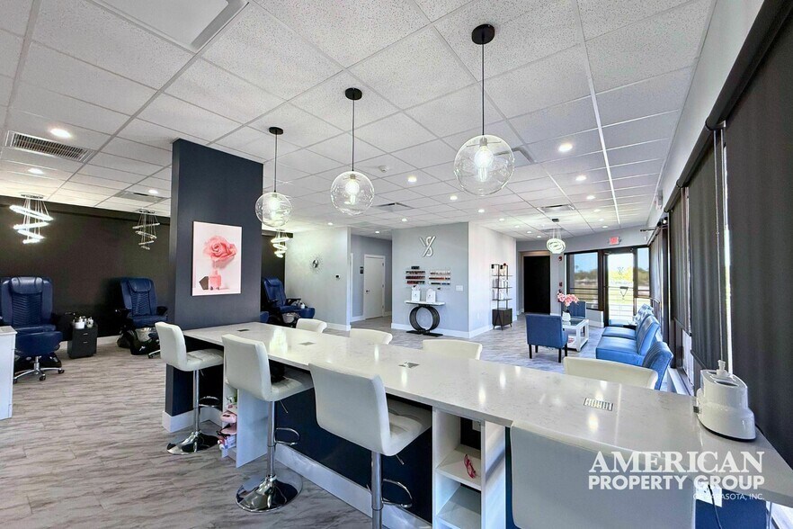 More Photos Of 2345 Bee Ridge Rd, Sarasota Storefront Retail Office For Sale