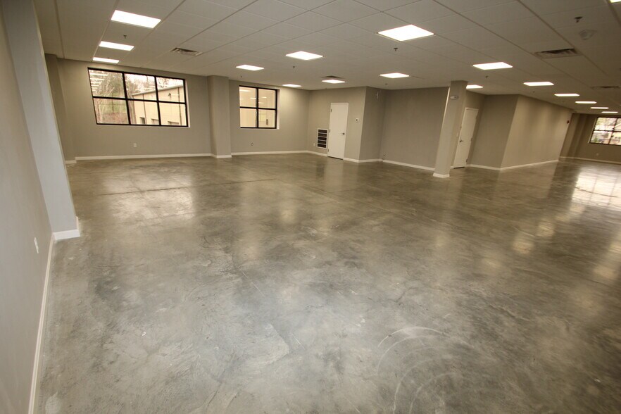 More Photos Of 2302 Turnpike St, North Andover General Retail For Sale