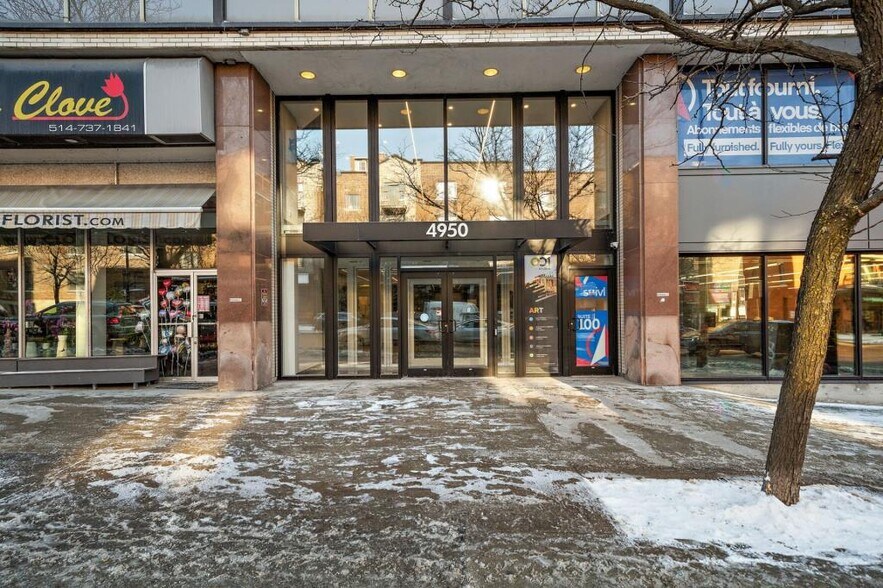 More Photos Of 4950 Ch Queen-Mary, Montréal Coworking Space