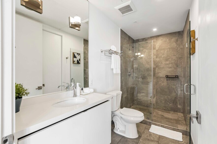 More Photos Of 538 Meridian Ave, Miami Beach Hospitality For Sale