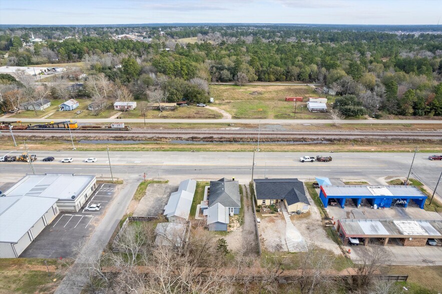 More Photos Of 119 Magnolia Blvd, Magnolia Office For Sale