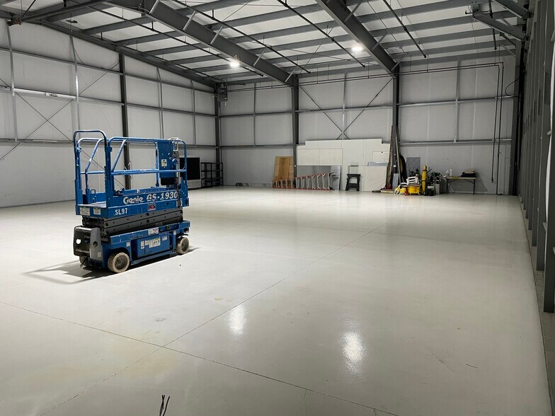 More Photos Of 2730 Airport Dr, North Las Vegas Airplane Hangar For Sale