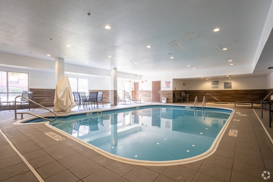More Photos Of 2400 W Sam Houston Pky S, Houston Hotel For Sale