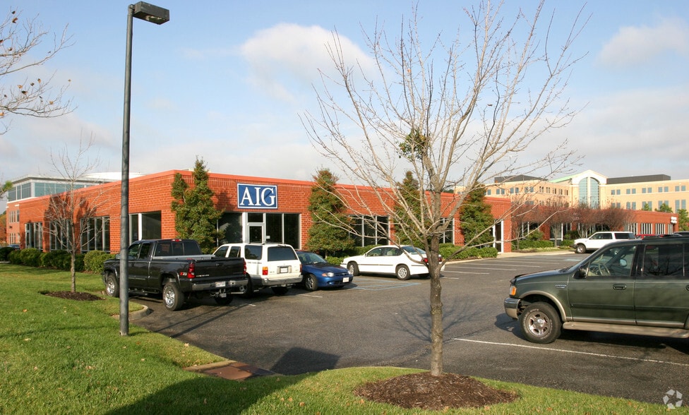More Photos Of 629 Phoenix Dr, Virginia Beach Light Distribution For Lease
