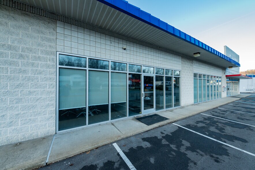 More Photos Of 1451 Earl L Core Rd, Morgantown Storefront Retail Office For Lease