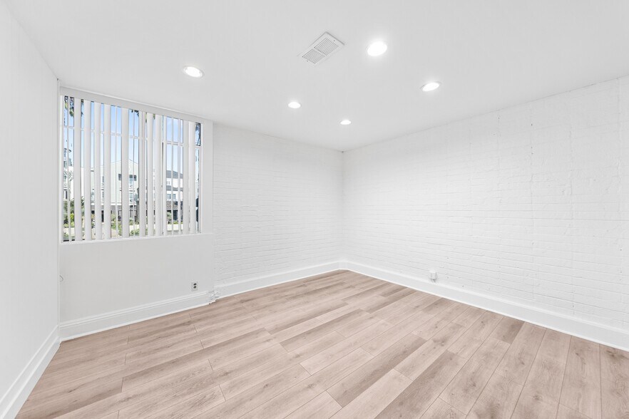 More Photos Of 3315-3345 Newport Blvd, Newport Beach Storefront Retail Office For Lease