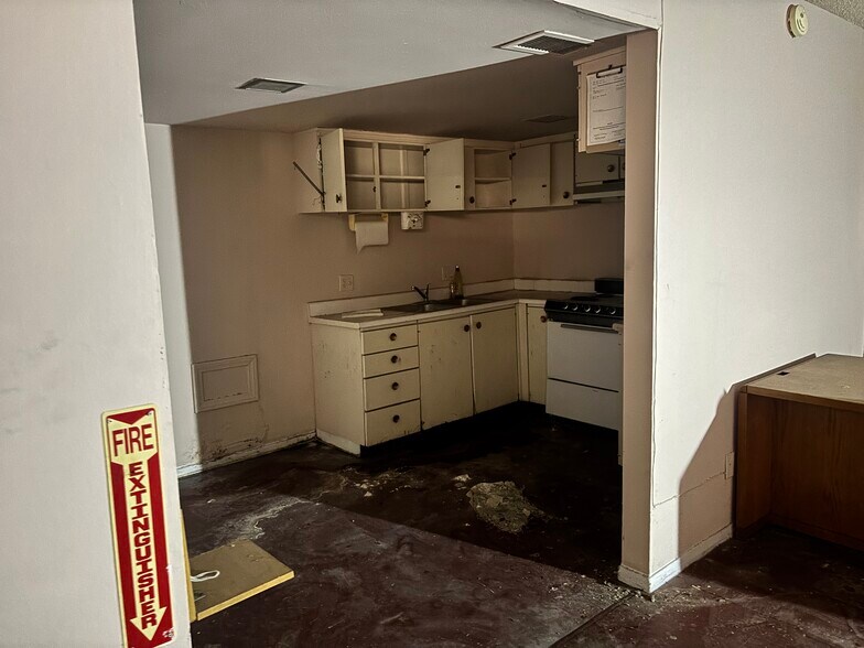 More Photos Of 3761 Royal Crest St, Las Vegas Office Residential For Sale