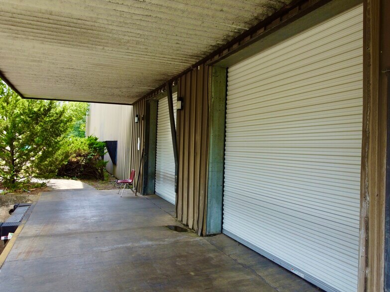 More Photos Of 490 Sibley Ave, Union Point Warehouse For Sale