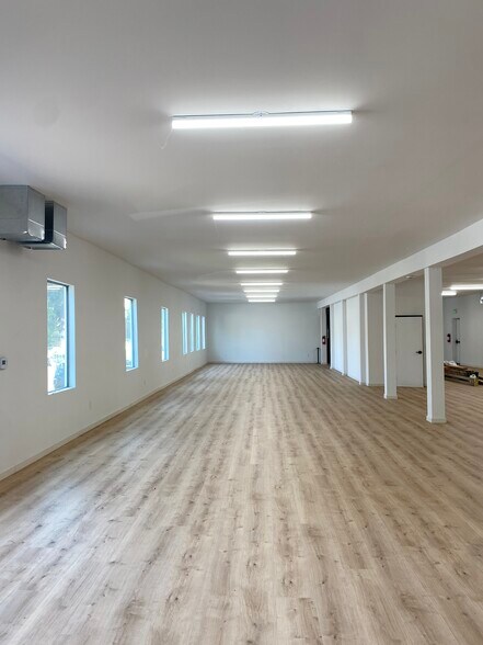 More Photos Of 6600 Lexington Ave, Los Angeles Loft Creative Space For Sale