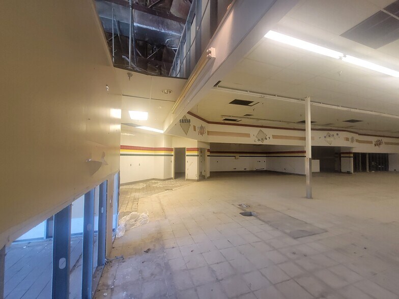 More Photos Of 206-207 Mills Ave, Las Vegas General Retail For Lease