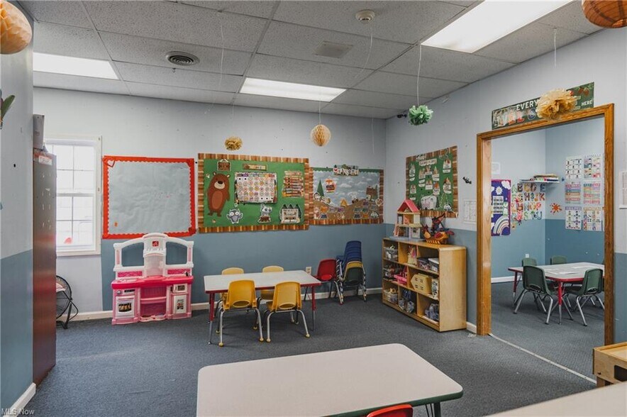 More Photos Of 1800 Grand Central Ave, Vienna Office For Sale