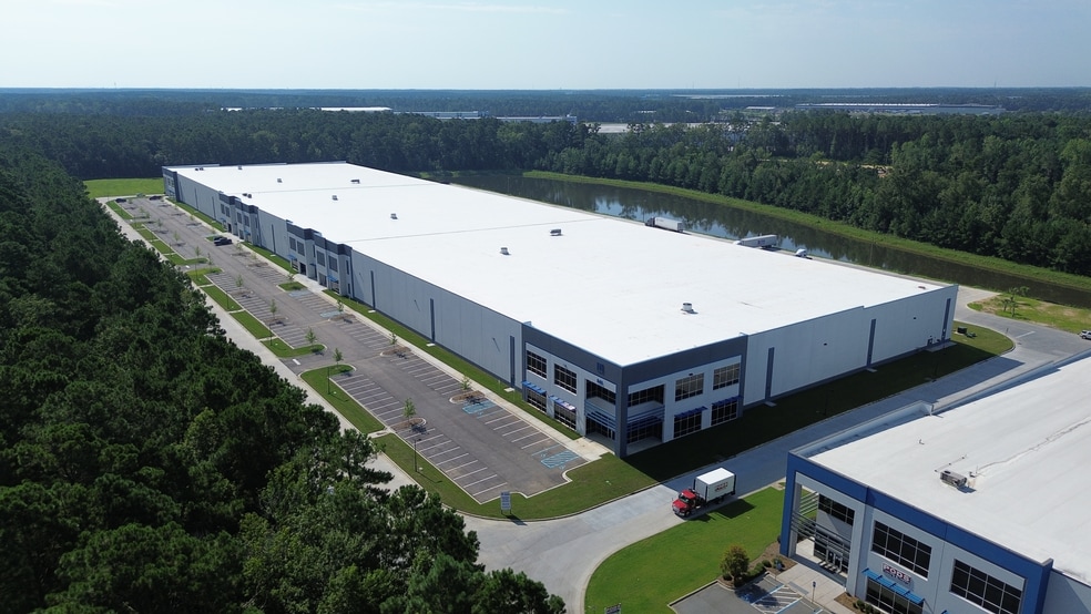 More Photos Of 840 Drop Off Drive, Summerville Warehouse For Lease